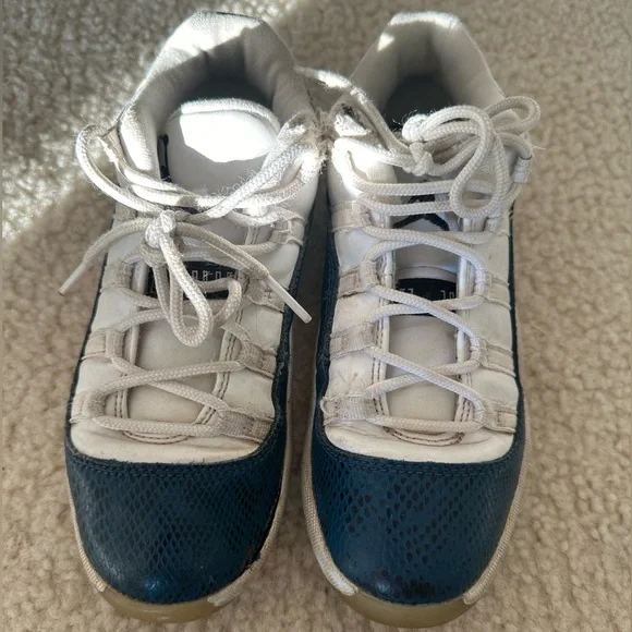 Nike Air Jordan 11 Retro Low LE Snakeskin Navy Kids Size 2Y - Picture 2 of 6